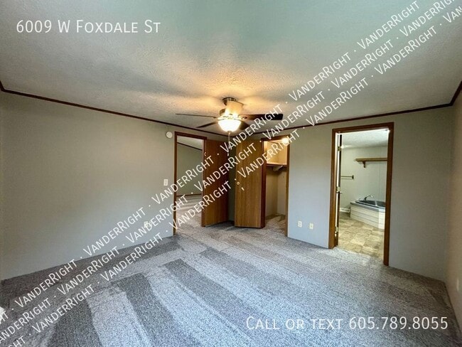 Building Photo - 6009 W Foxdale St