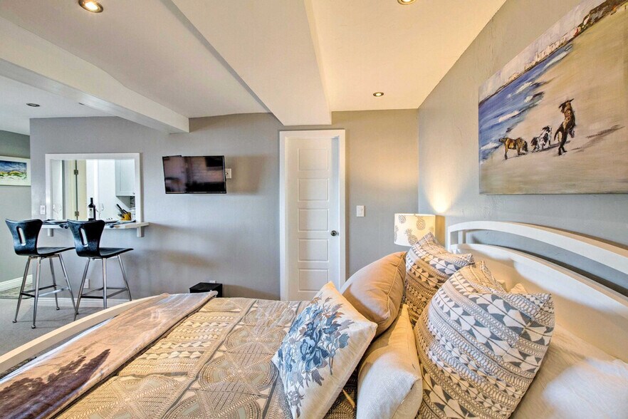 Building Photo - 60 Belvedere Ave