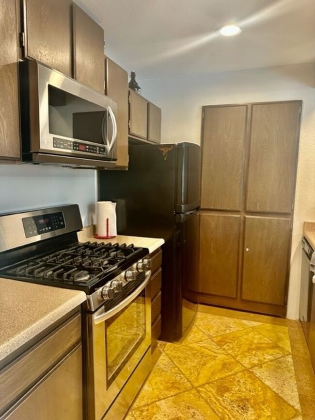 Building Photo - Stunning 2 Bed, 2 Bath Condo at Mammoth Sk...
