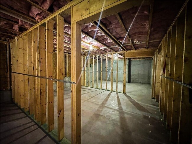 Building Photo - 4030 Tobiano Trl