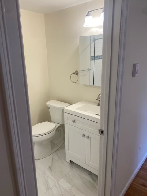 Building Photo - 520 Main St