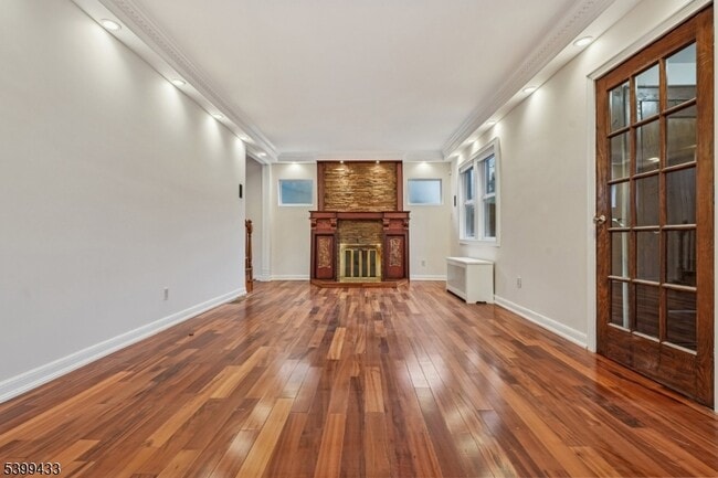 Building Photo - 80 Locust Ave