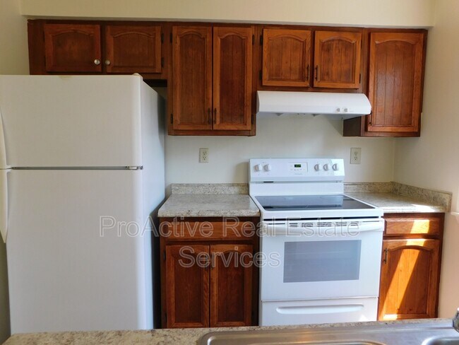 Building Photo - 215 Greenbrier Ave