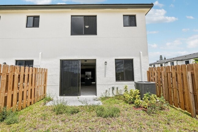 Building Photo - 1280 N Flagler Ave