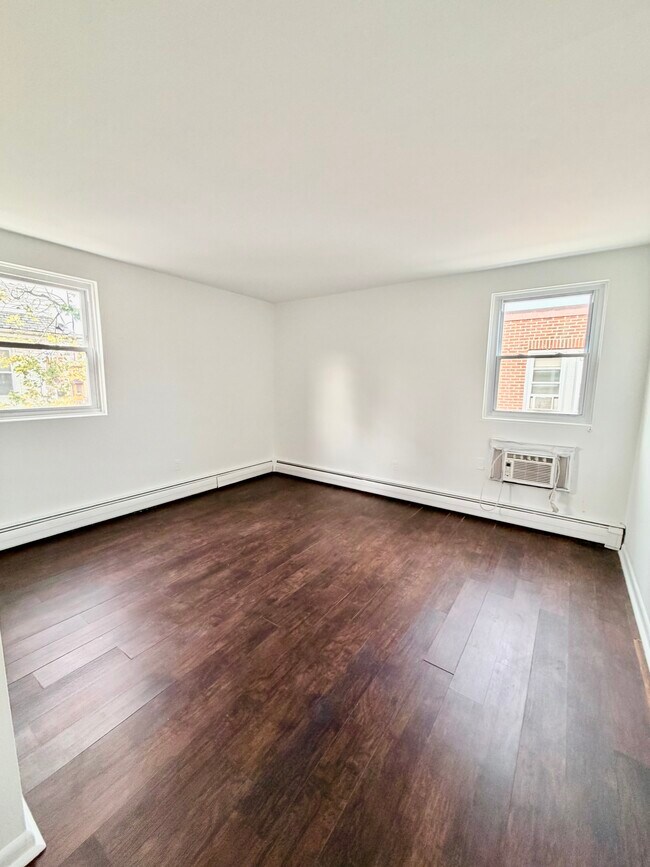 Building Photo - 6518 N Camac St