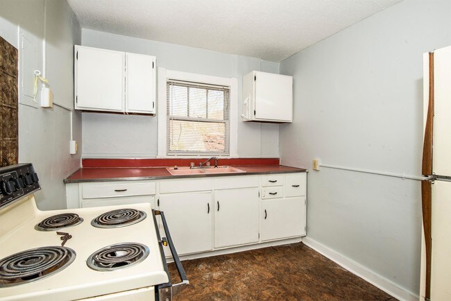 Primary Photo - 706 Chickamauga Ave