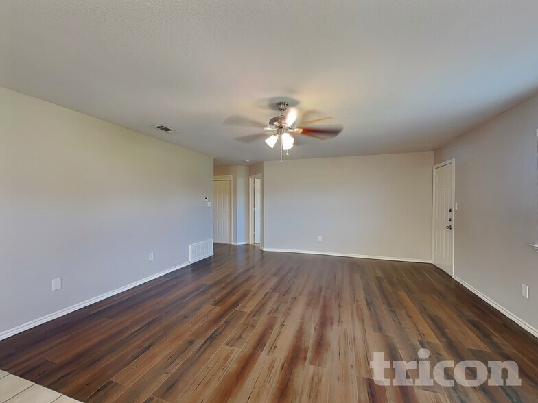 Building Photo - 214 Dean Ct