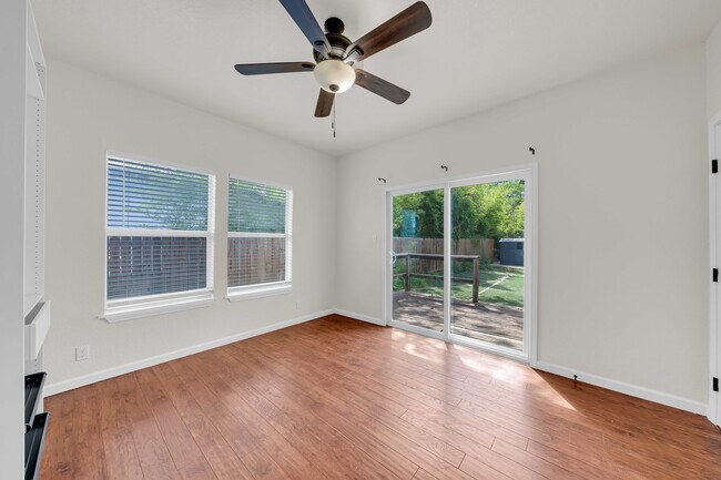 Building Photo - 312 Arlington Ct