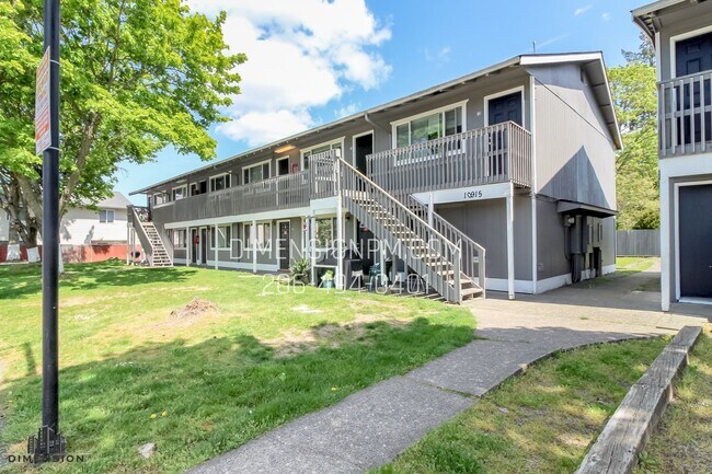 Primary Photo - Freiday Apartments