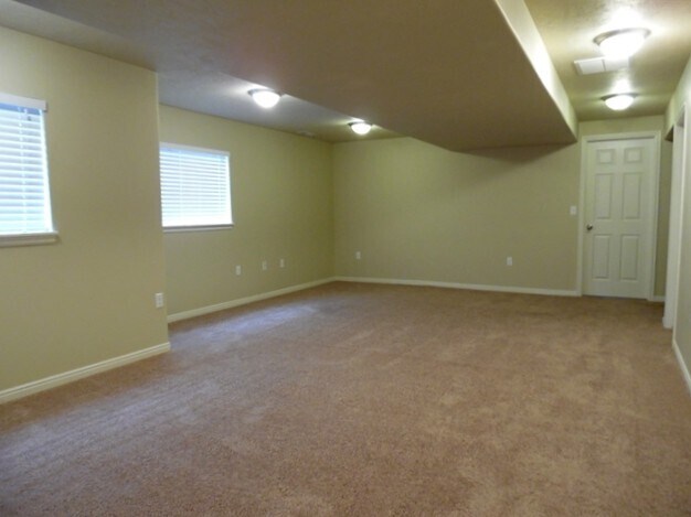 Building Photo - 5763 W Sunbright Ln