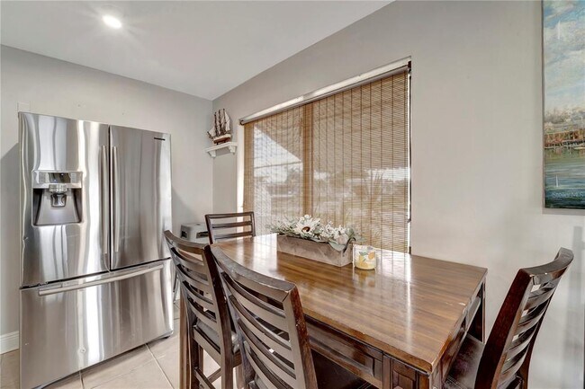 Building Photo - 551 Lindley Terrace