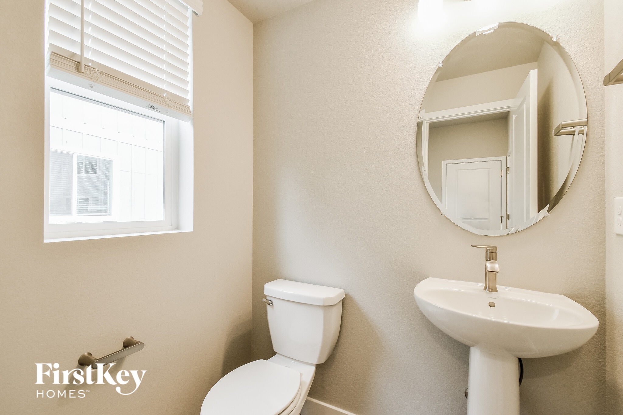 Building Photo - 11131 Murrelet Dr