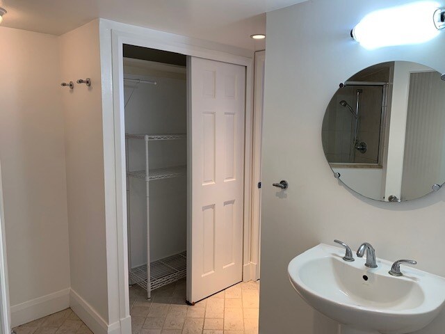 Bathroom - 400 E Colonial Dr