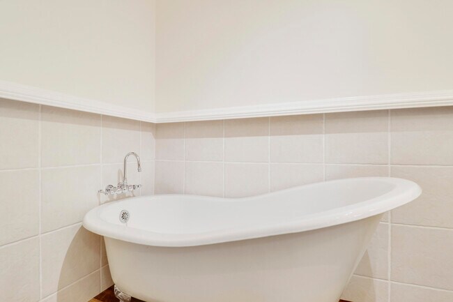 Building Photo - 109 Seashore Dr