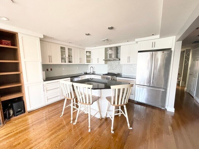 Building Photo - 23 Bay State Rd