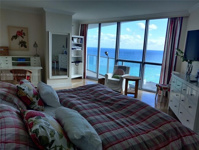 Building Photo - 3101 S Ocean Dr