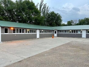 Building Photo - 208 6th Ave SW