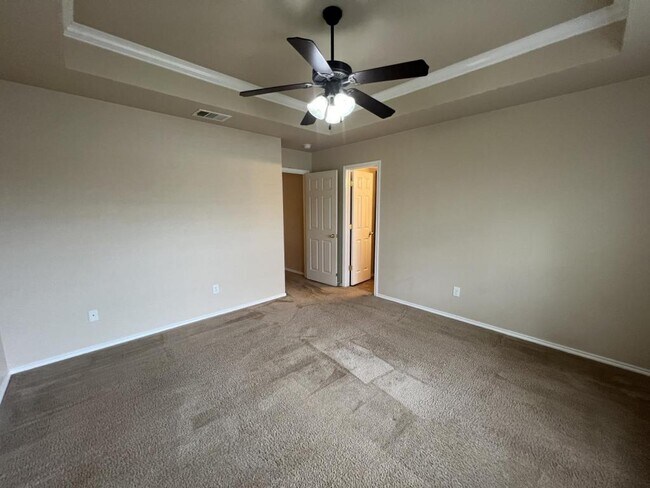 Building Photo - 4205 Cambridge Dr