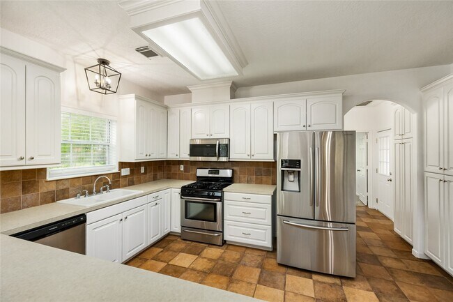 Building Photo - 14874 Cygnus Ct