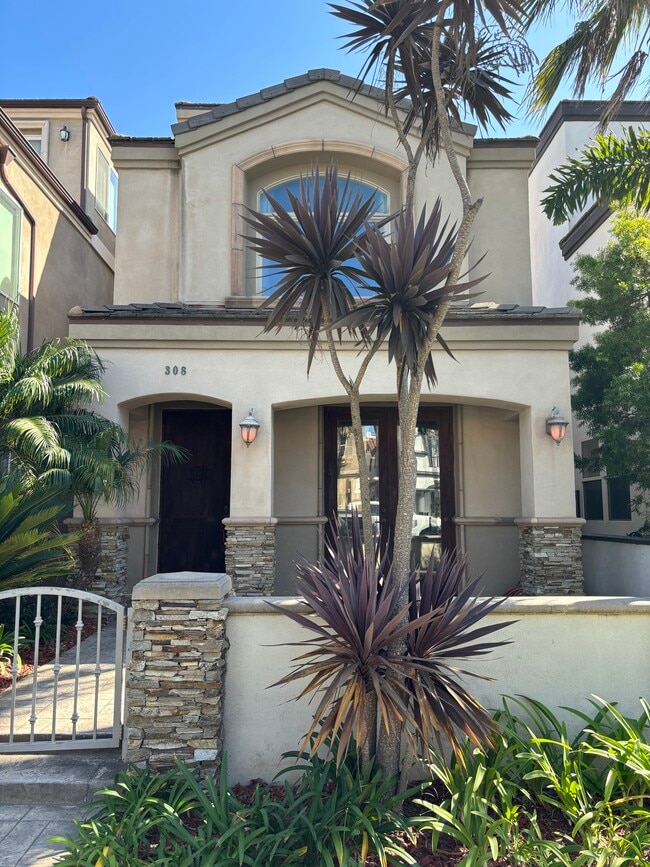 Primary Photo - 308 2nd St