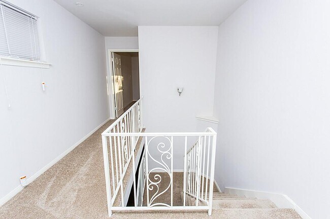 Building Photo - 6407 Nuben St