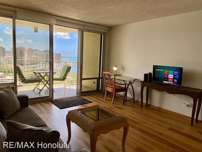 Building Photo - 2 br, 2 bath House - 1350 Ala Moana Blvd #...