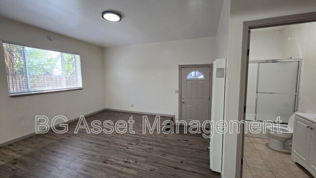 Building Photo - 130 Marina Way