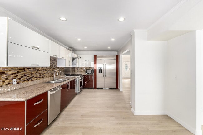 Building Photo - 1606 W Keim Dr