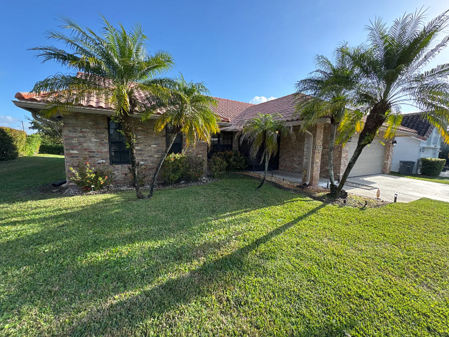 Building Photo - 10081 Canoe Brook Cir