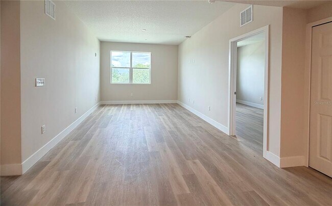 Building Photo - 4424 S Texas Ave
