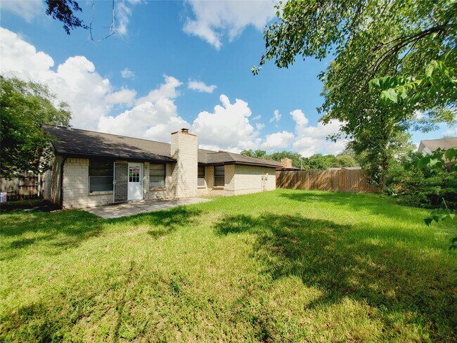 Building Photo - 2518 Sage Brush Ln