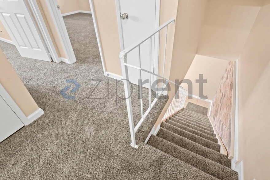 Building Photo - Unit 3