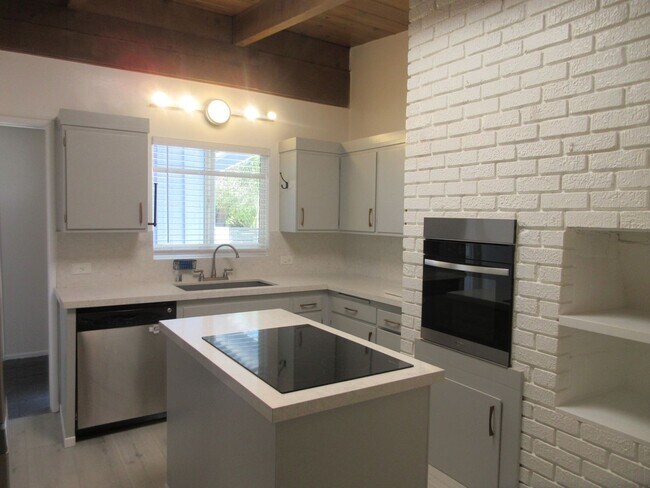 Building Photo - 13235 Cumpston St