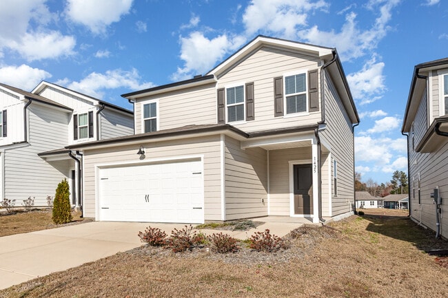 Building Photo - 1425 Rhodes Pond St