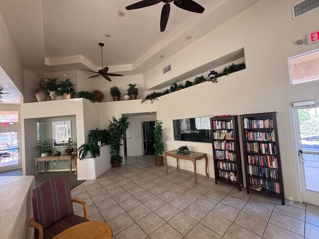Building Photo - 1050 E Cactus Ave