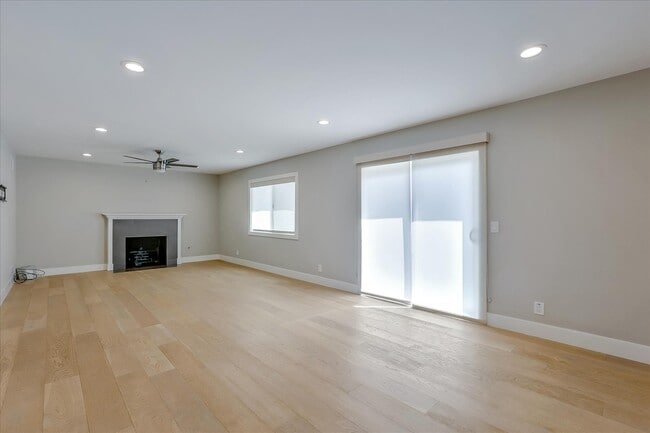 Building Photo - 406 Central Ave