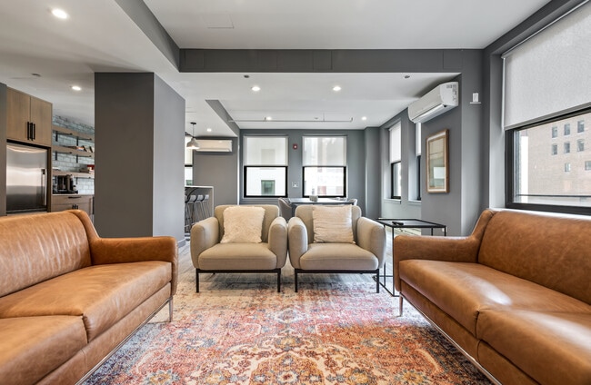 Building Photo - 330 S. Wells St - New Jr One Bed Located i...