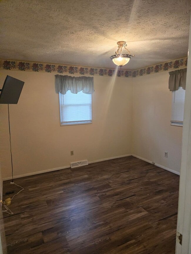 Building Photo - For Rent – 1304 Cobble Stone Court, Johnso...