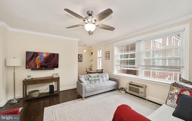 Building Photo - 3051 Idaho Ave NW