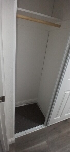 Building Photo - 4162 Hamilton Ave