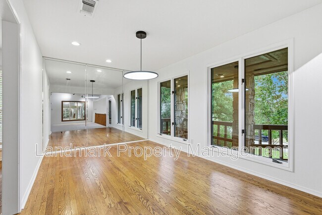 Building Photo - 317 Chandler Lake Ct