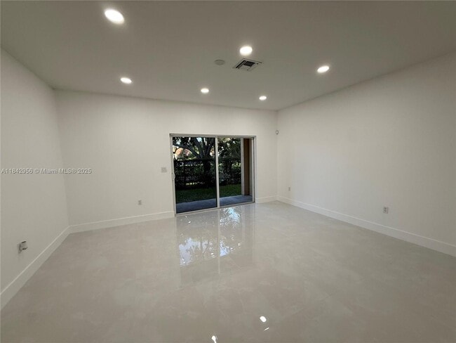 Building Photo - 8132 SW 17th Ct