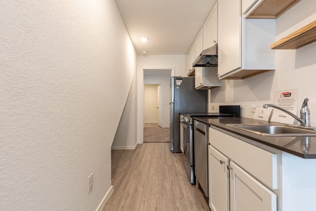 Building Photo - 7125 Elm Cv