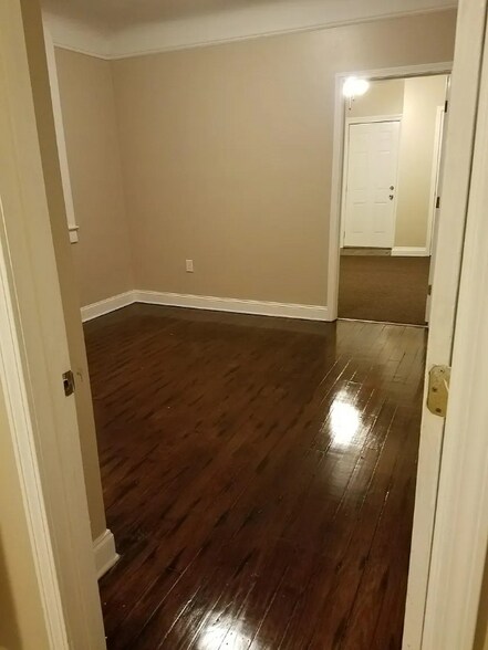 Building Photo - 2711 Annette St