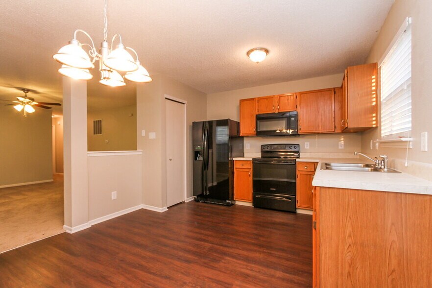 Building Photo - 95 Snowflake Cir