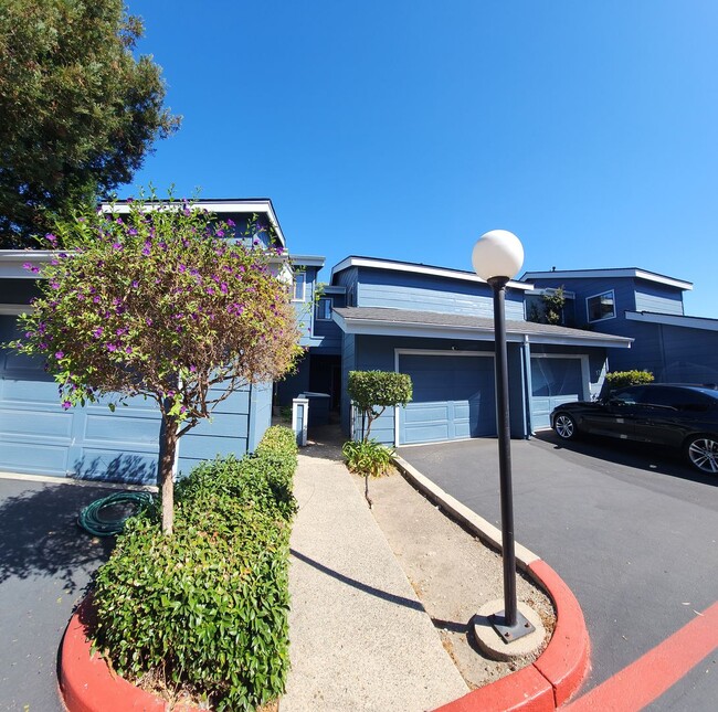 Building Photo - Great Home near Meadow Park in SLO!!