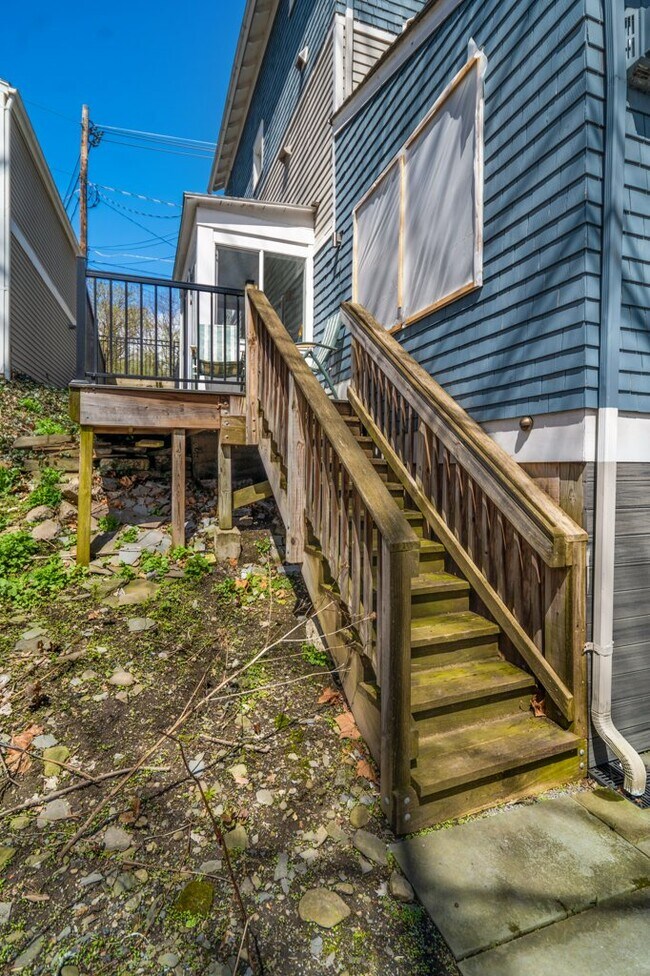 Building Photo - 233 Forest Home Dr