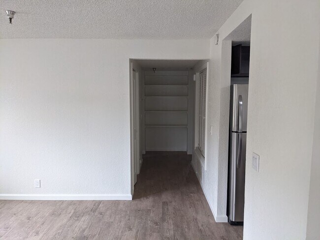 Building Photo - 55 Stenner St