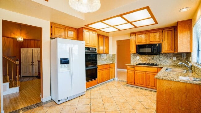Building Photo - 7202 Ruby Ct