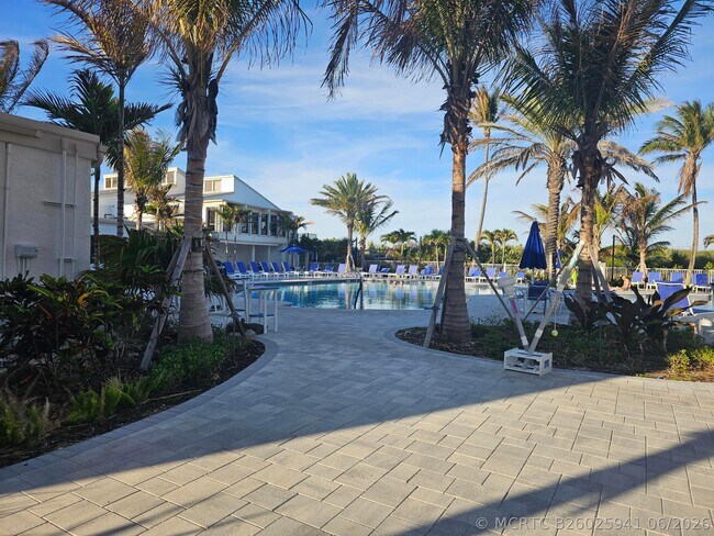 Building Photo - 2400 S Ocean Dr